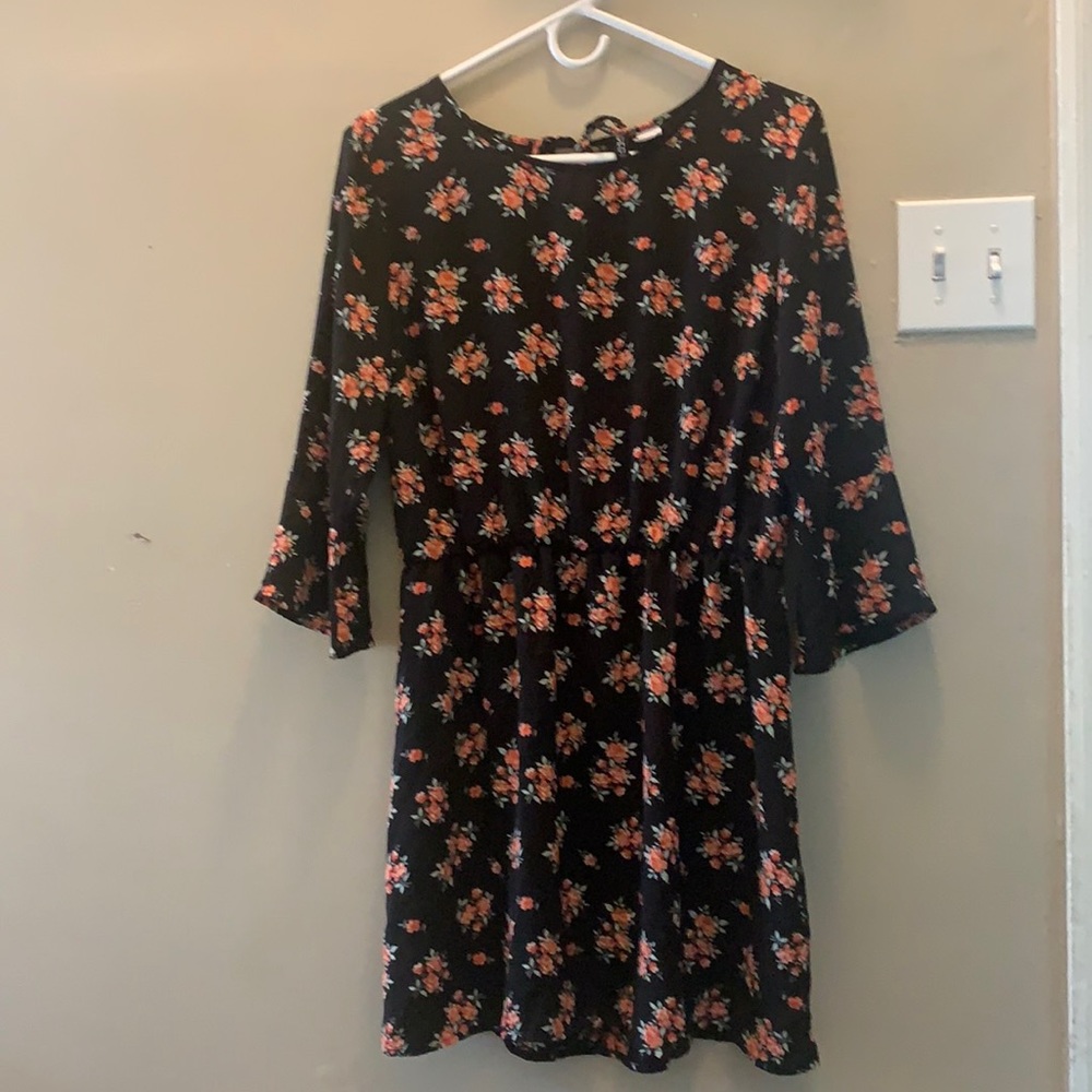 Black floral dress. Only worn once. Size 14.